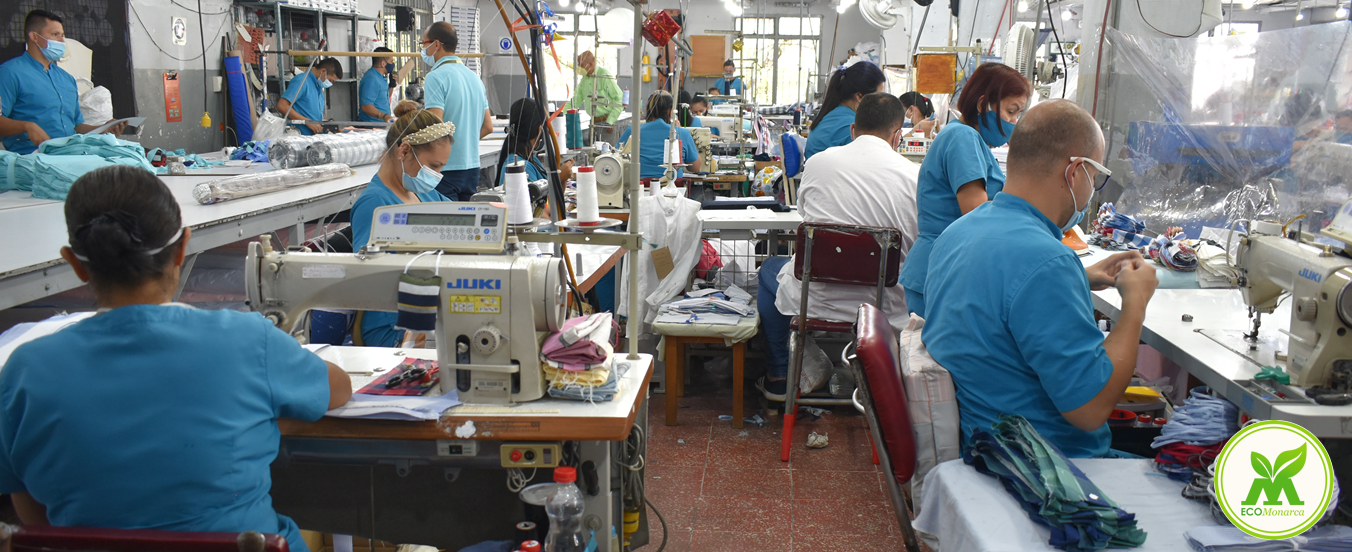 Operarios-fabrica-ropa-sostenible